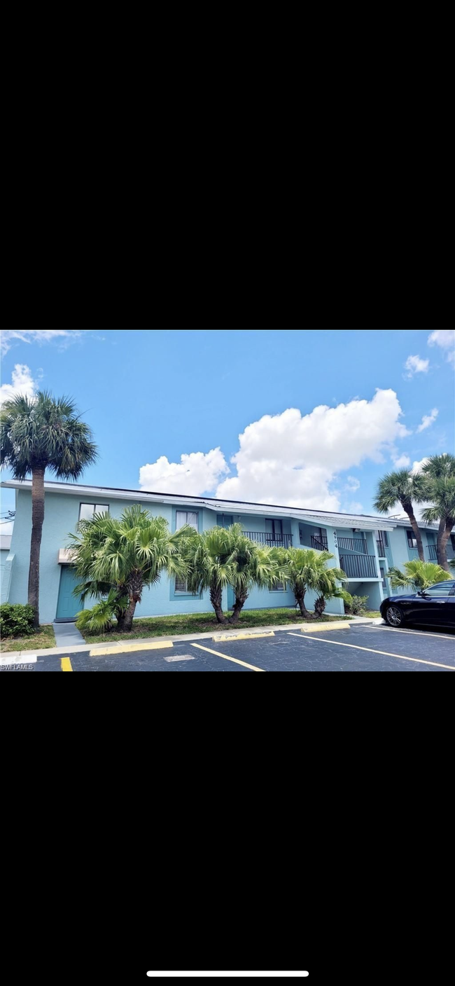 4904 Vincennes Ct, Cape Coral, FL 33904