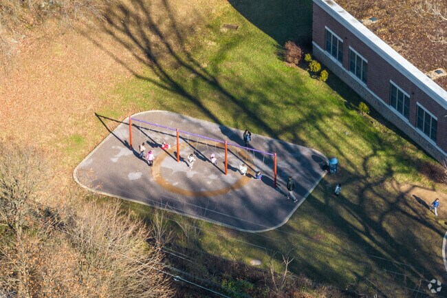 Children can attend Wyncote Elementary.