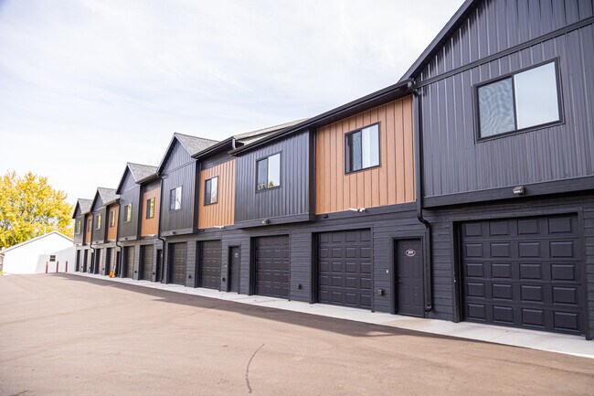 1152 N Hillcrest Pkwy unit 202, Altoona, WI 54720 - photo 4