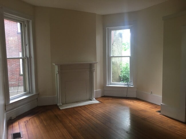 1239 S Brook St unit 2, Louisville, KY 40203 - photo 2