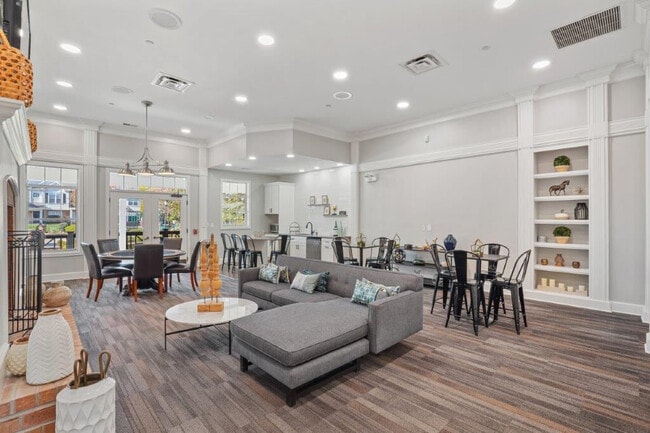 The Villages at Canterfield, West Dundee, IL 60118 - photo 5