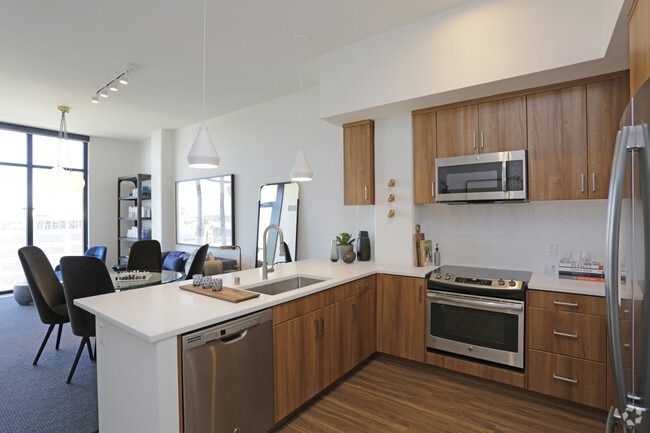 ALX, San Diego, CA 92101 - photo 2