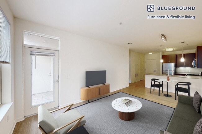 333 Great River Rd unit FL5-ID4692A, Somerville, MA 02145 - photo 2