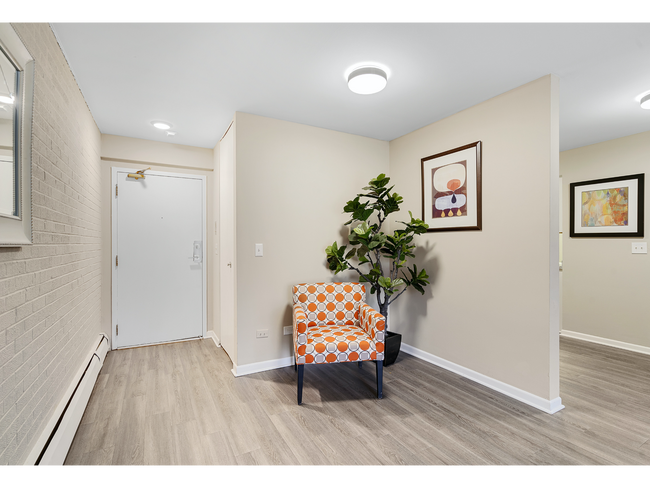 Foyer | Apartments For Rent in Mount Prospect Illinois | The Element