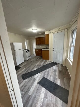 92 South St, Willimantic, CT 06226