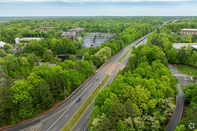 Chippingham Parkway is a major artery that connects Stony Point to Downtown Richmond.