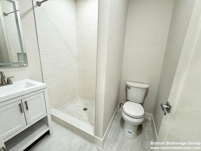 147 E Cottage St unit 2, Dorchester, MA 02125 - photo 7