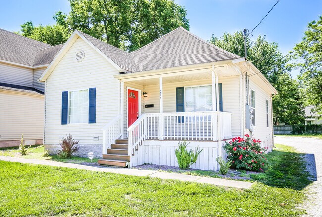 614 W Mount Vernon St unit B, Springfield, MO 65806 - photo 2