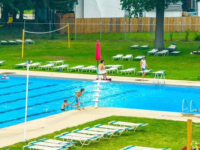 Residents love the pool at Minerva Park.