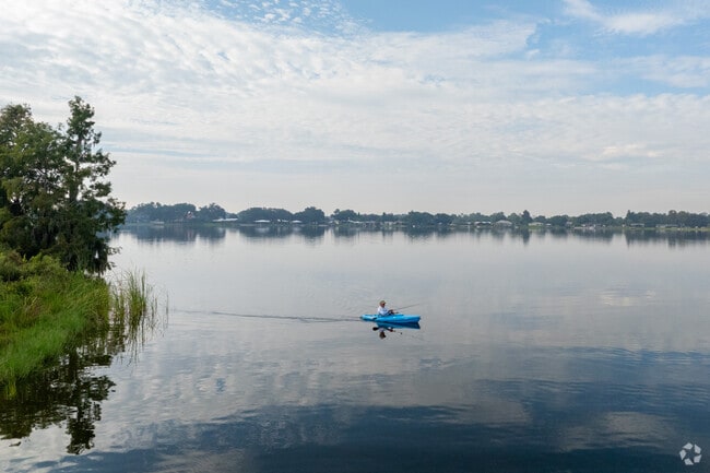 Bonnet Lake and nearby Jackson Lake are great for kayaking.