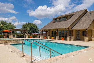 1440 Barnes Dr, Seguin, TX 78155