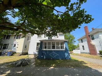 815 Henry Ave SE, Grand Rapids, MI 49507