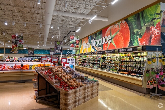 The Weis grocery store in Woodstock features lots of fresh produce, prepared foods, and a pharmacy.