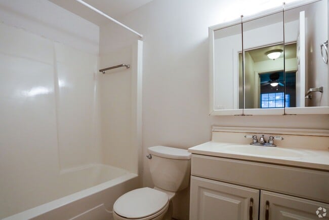 Prime Square, Kettering, OH 45440 - photo 2