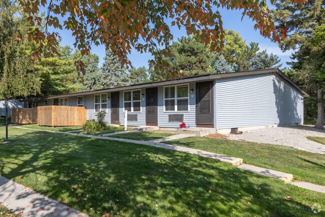 Aspen Grove ~ Discover the Simplicity of Cottage Living on the River, Marysville, MI 48040 - photo 4