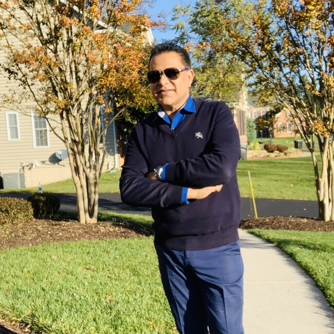 Agent Photo