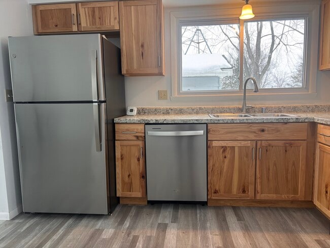 W557 Mary Ln, Brodhead, WI 53520 - photo 4