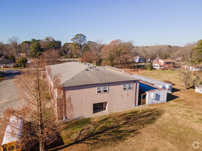 Warwick River Christian School is an education alternative in Newport News.