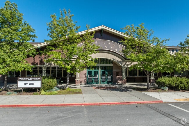 High Lakes Elementary School is a public school serving grades K-5 in Summit West.