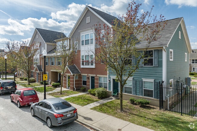 In Central, a variety of amenity-rich apartments are available for rent.