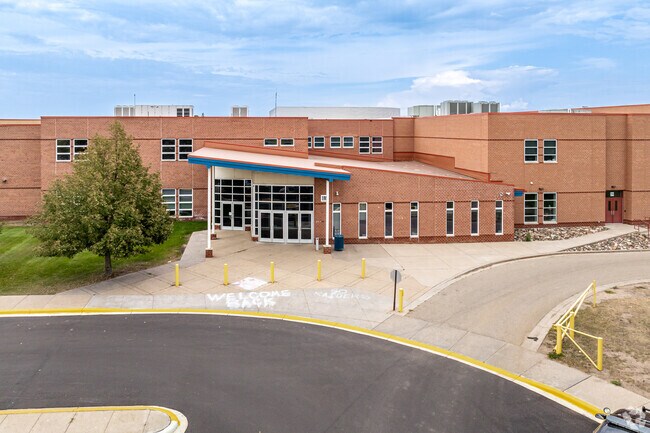 Hudson Middle School serves students in 6th-8th grades.