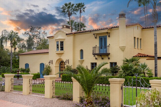 Spanish Colonial homes are prevalent in the Rosemont West neighborhood.