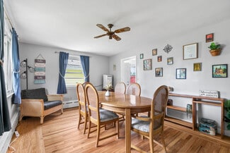 7 Casey Dr Unit Main Home, Middletown, RI 02842