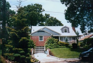 193-47 Salerno Ave, Queens, NY 11423