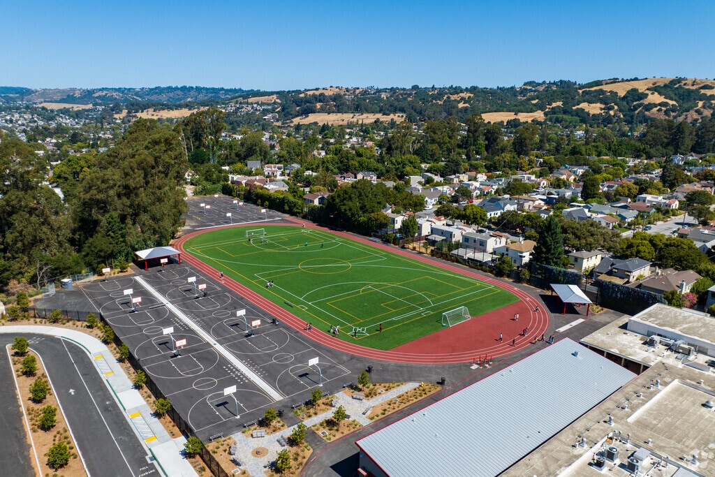 Great Schools rates Bancroft Middle School at a 3.