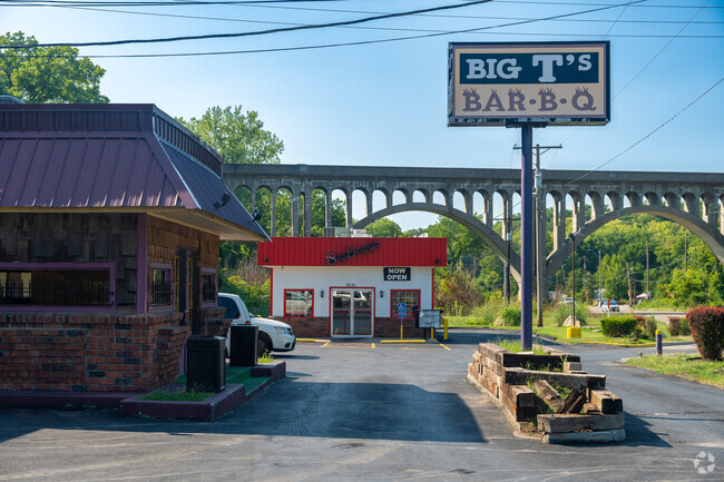 Big T's Bar-B-Q is a local favorite just down the road from Sheraton Estates.