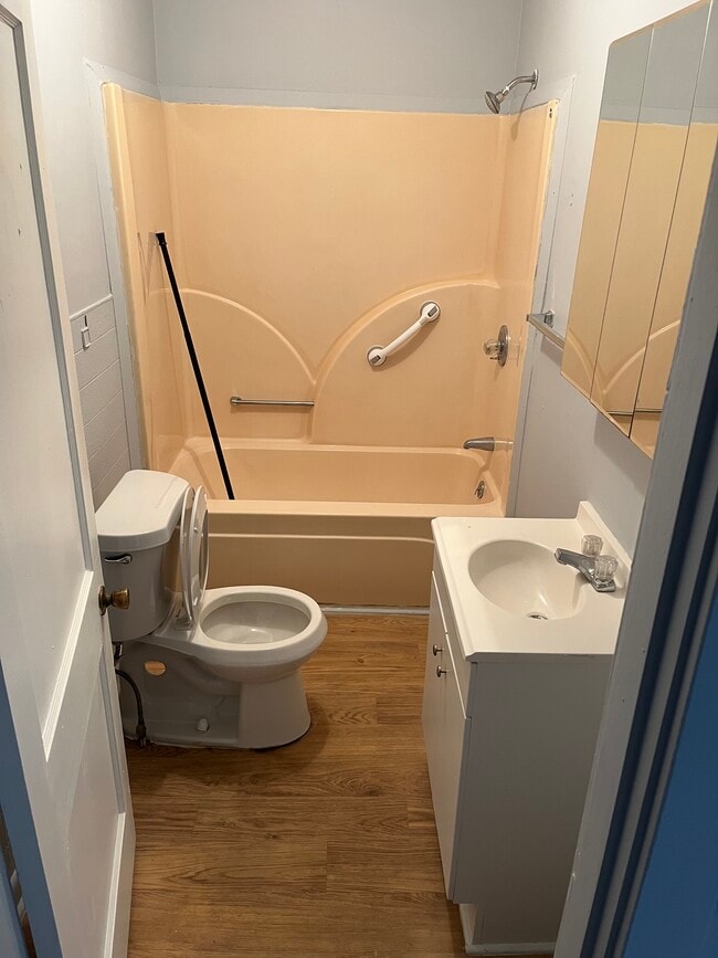 913 E Lincoln St, Tullahoma, TN 37388 - photo 4