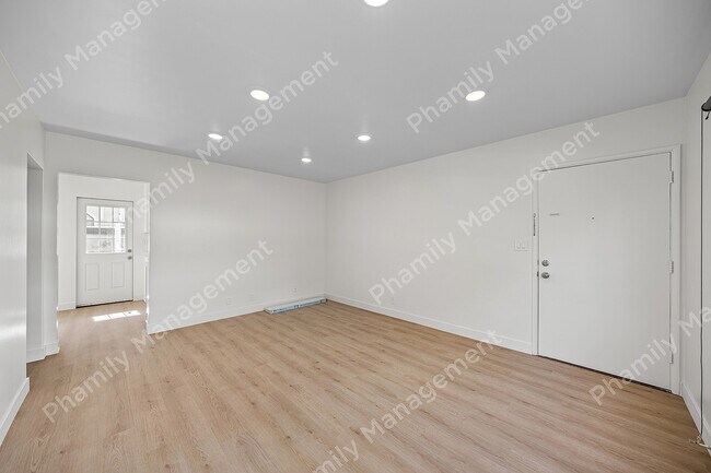426 S Los Robles Ave unit C, Pasadena, CA 91101 - photo 3
