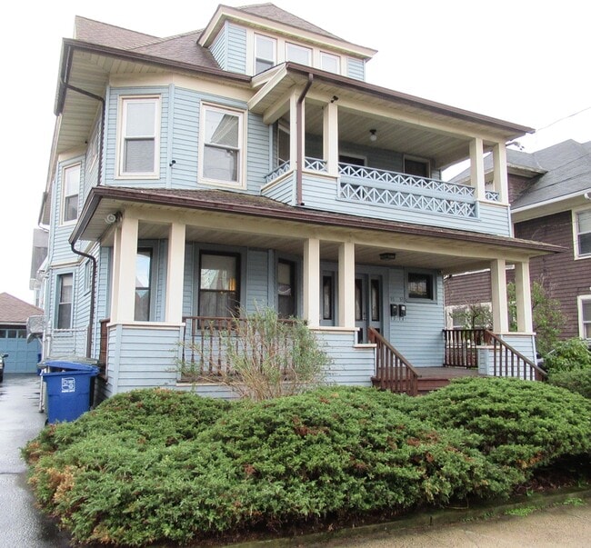 55 Eaton St unit 55 Eaton Street 2nd, Bridgeport, CT 06604 - photo 2