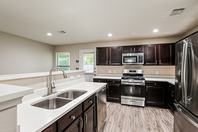 16030 Arapaho Bend Ln, Cypress, TX 77429 - photo 5