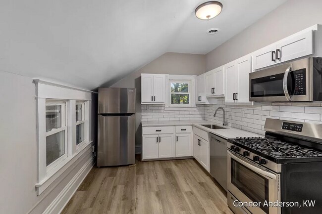 640 Prospect Ave SE unit 2, Grand Rapids, MI 49503 - photo 4