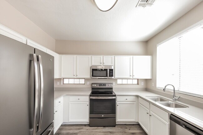 11427 W Yuma St, Avondale, AZ 85323 - photo 7