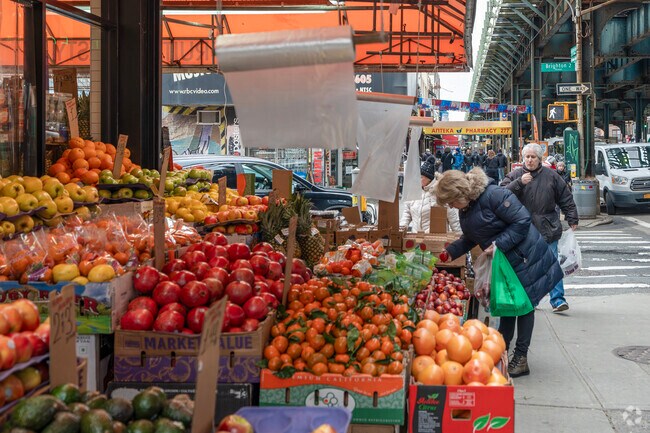 Fruit Dynasty is a wonderful store with a variety of Kosher foods from Russia and Israel.