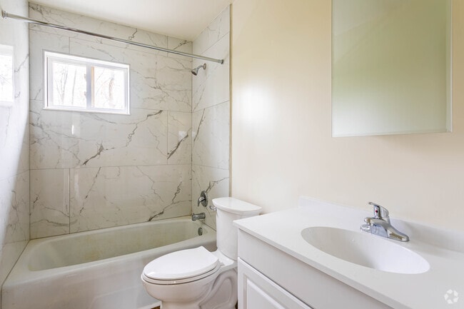 Hidden Creek at Clark (New Management!!), Clark, NJ 07066 - photo 2