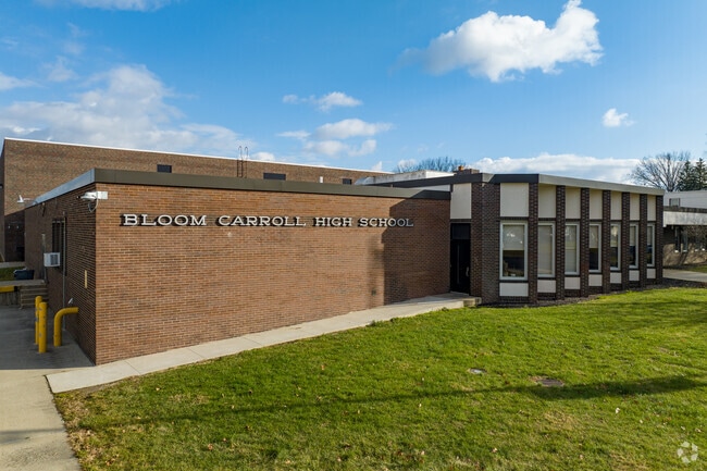 Bloom-Carroll High School also offers CCP courses. This school earns a B-minus from Niche.