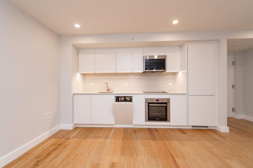 24 Fleet St unit 5, Boston, MA 02113 - photo 1