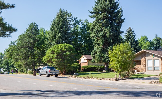Homes with sone facades are found in Foothills Green Fort Collins, CO.