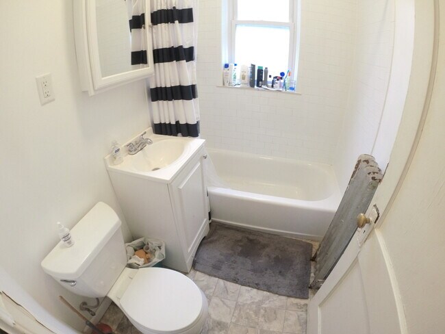 237 Freeman St unit 1, Brookline, MA 02446 - photo 6