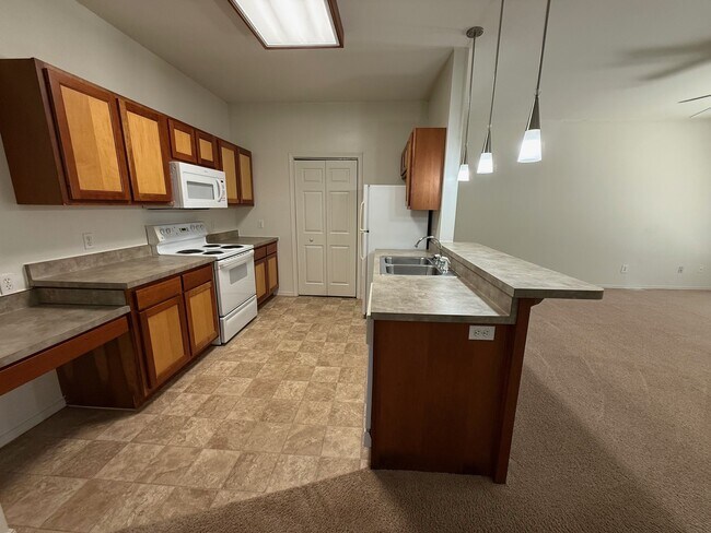 Grove at Latimer, Bloomington, IN 47401 - photo 5