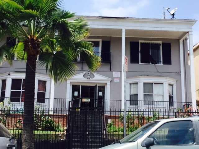 845 S Normandie Ave unit 17, Los Angeles, CA 90005 - photo 2