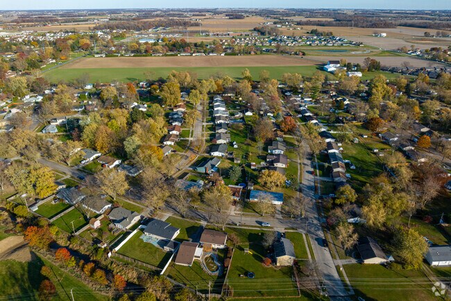 Even though Park State East is on the outskirts of town, it's still close to shopping.