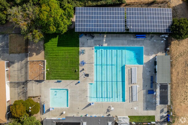 Pinole Valley Swimming Pool is the perfect place to learn how to swim in Pinole Valley.