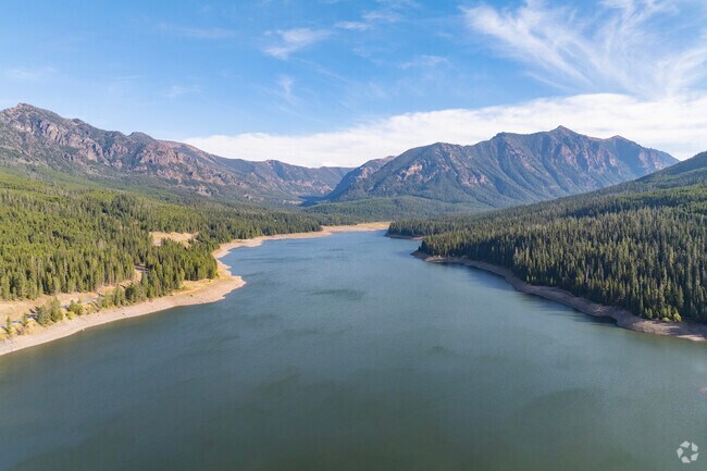 The Hyalite Reservoir near King Arthur Park is a great place for natural splendor.