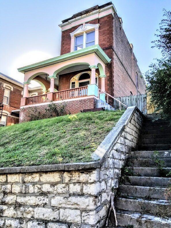 618 N 12th St, Saint Joseph, MO 64501