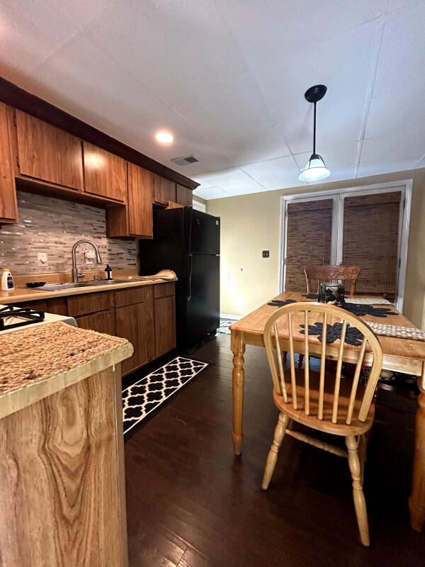 5204 Roman Dr, Louisville, KY 40291