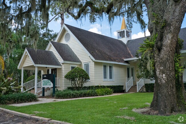 The New Academy provides private education in the neighborhood of 
Windermere